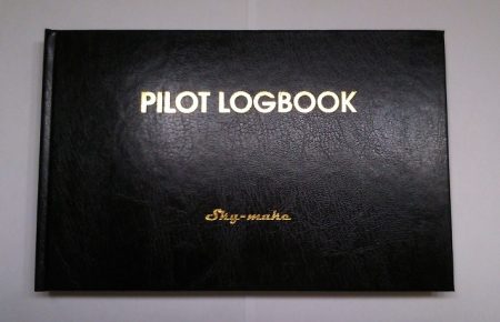 PILOT LOGBOOK XL  English