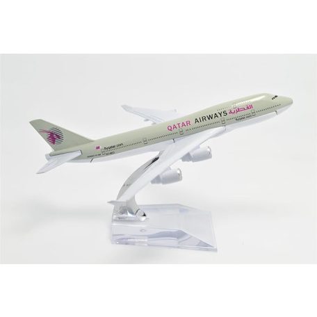 QATAR AIRWAYS B747 repülőgép modell